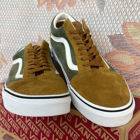Vans WMNS Old Skool
Mini Cord Green/Brown
VN000ZNIT20A
Sneakers

Corduroy - Picture 11 of 16